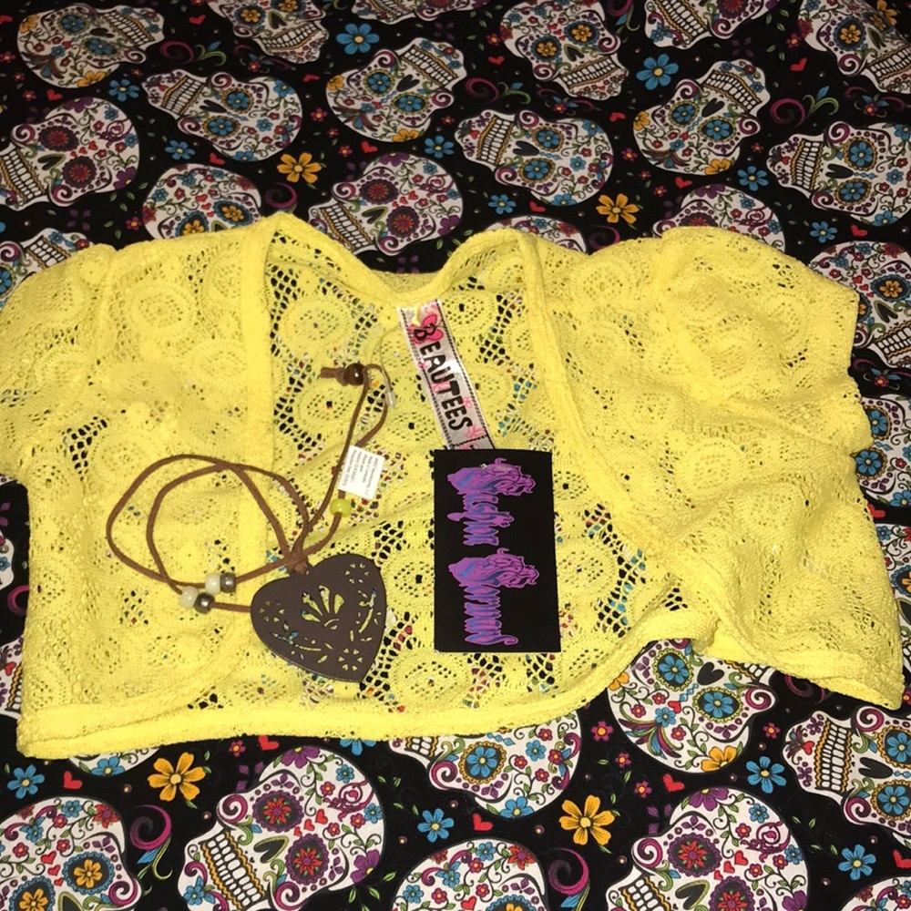 ❇️ SALE! Beautees Shrug With Necklace